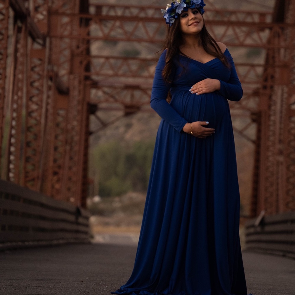 Maternity Off Shoulders Half Circle Gown